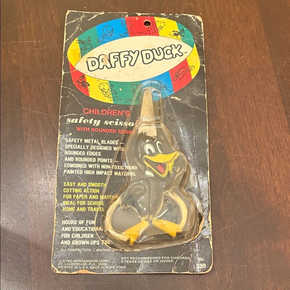 Vintage Daffy Duck Safety Scissors  1966 Sealed Looney Tunes Cartoons